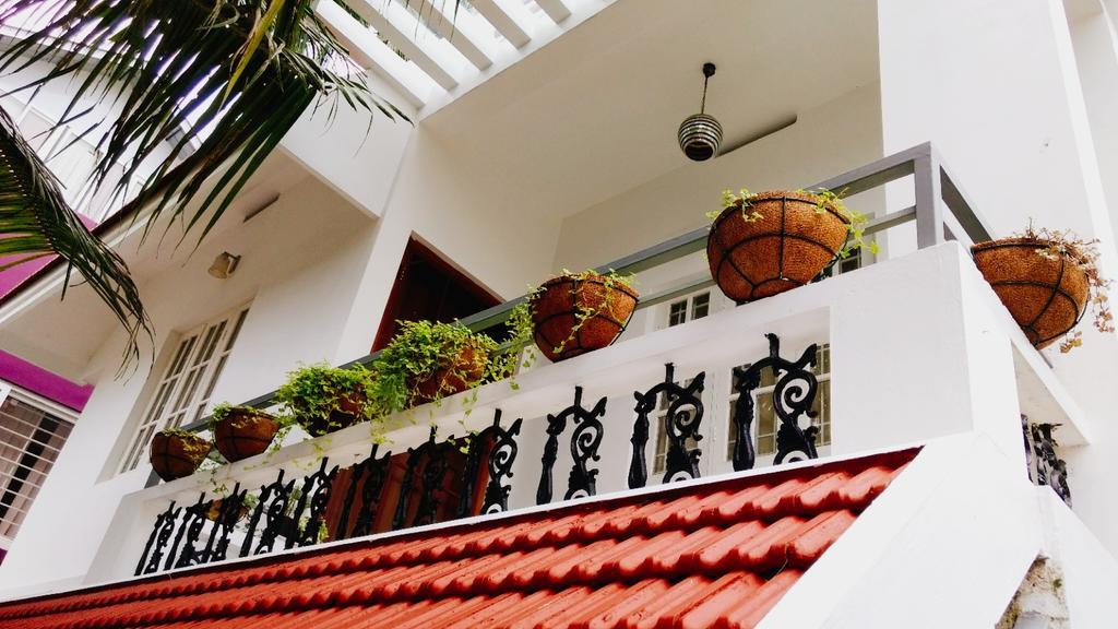 Villa Mariana Kochi Екстер'єр фото